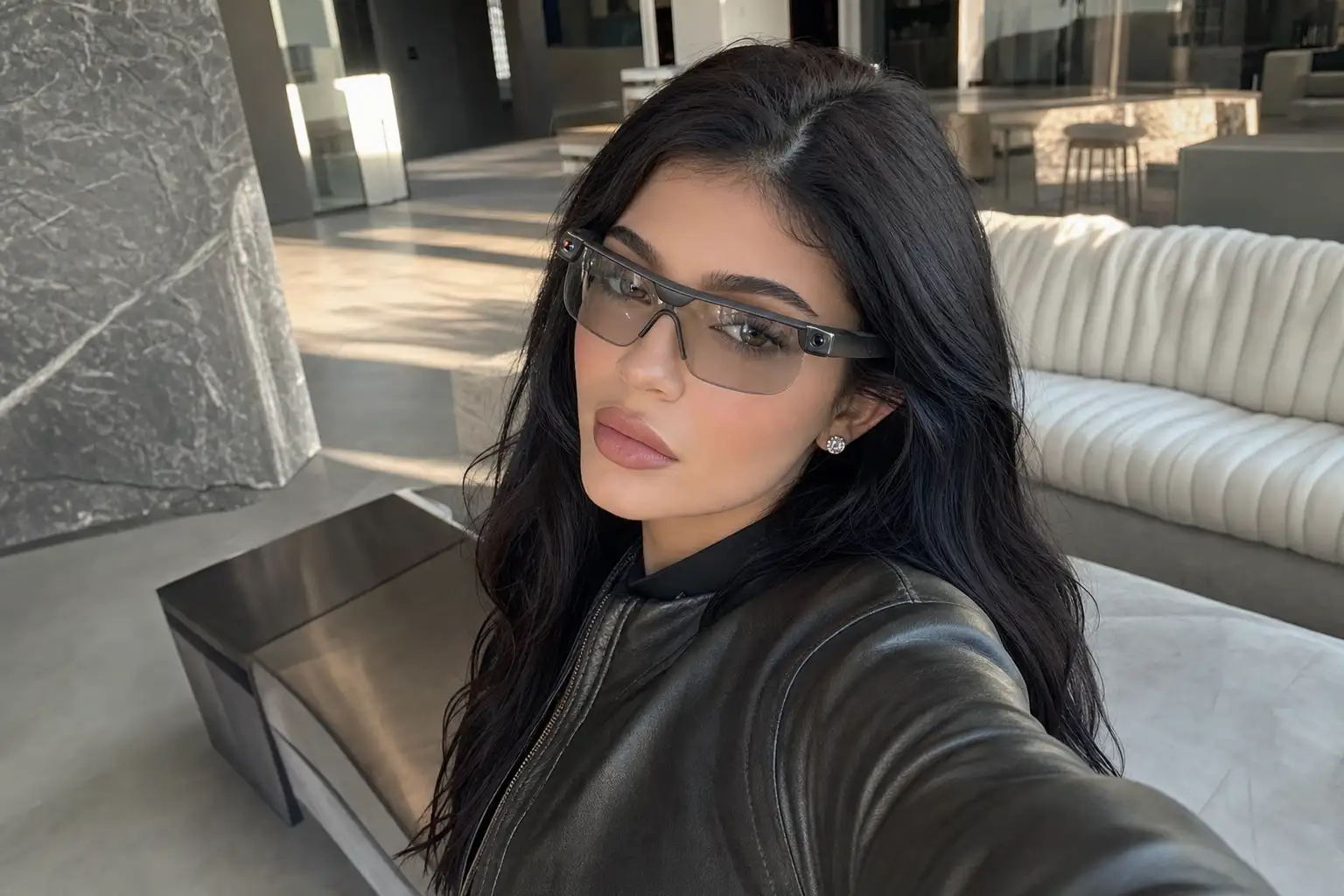 Meta 的 Starfire 眼镜广告：Kylie 把摄像头戴成了时尚